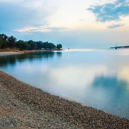 Apartment Zovko Πόρετς Εξωτερικό φωτογραφία