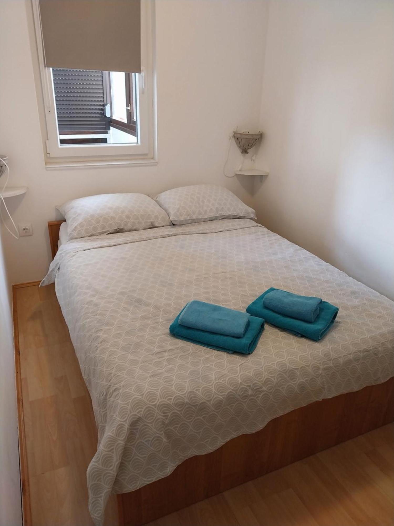 Apartment Zovko Πόρετς Εξωτερικό φωτογραφία